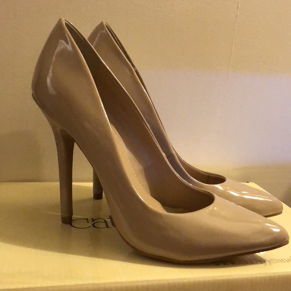 Heels - Picture 3 of 3